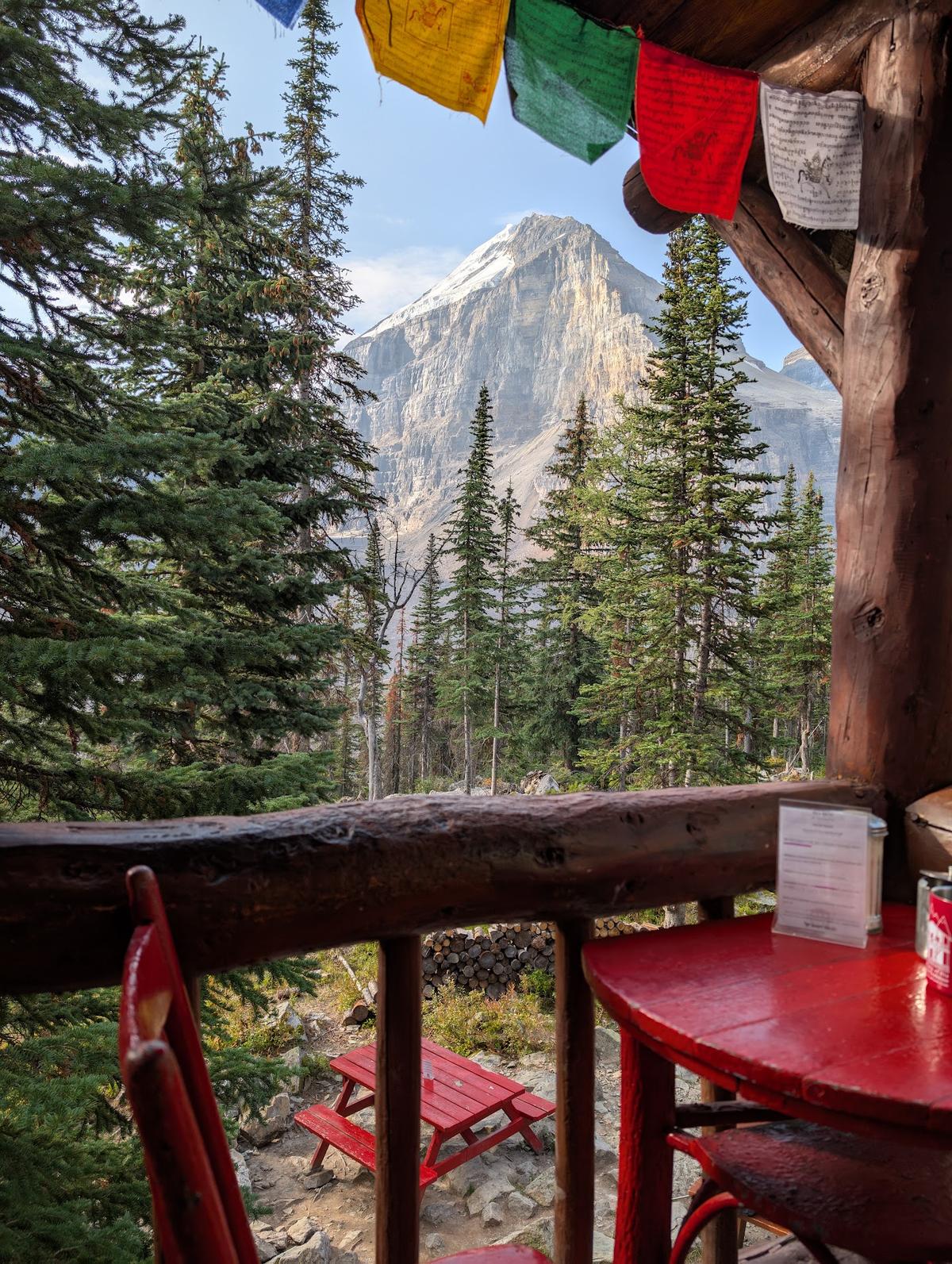 Plain of Six Glaciers Trail in Lake Louise