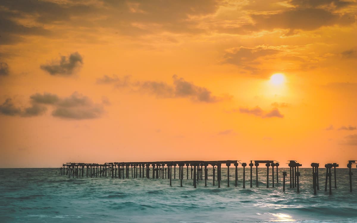 Alappuzha Beach in Alleppey & Kumarakom