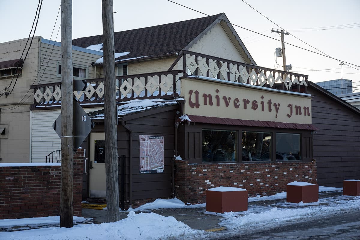 Sokolowski's University Inn in Tremont, Downtown Cleveland & the Flats