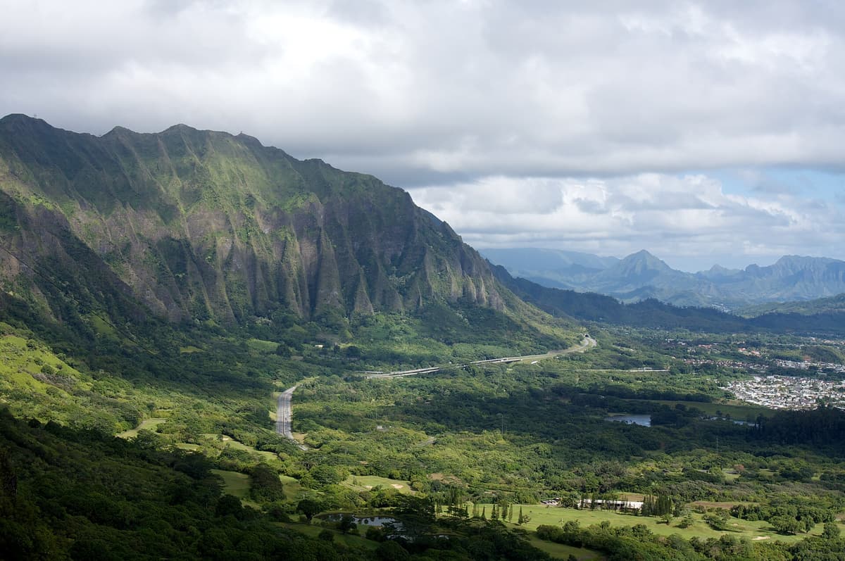 Nuuanu Pali Lookout in Nuuanu, Kailua & Lanikai