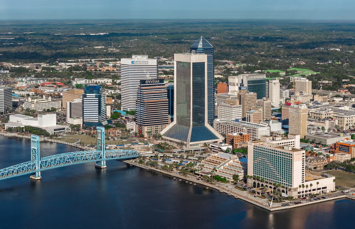 St. Johns River New Year's Eve fireworks in Downtown Jacksonville & Southbank