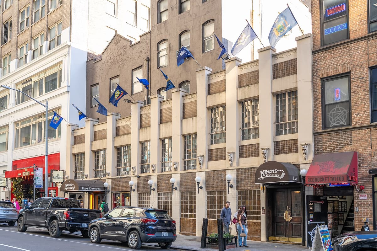 Keens Steakhouse in Herald Square, Midtown Manhattan