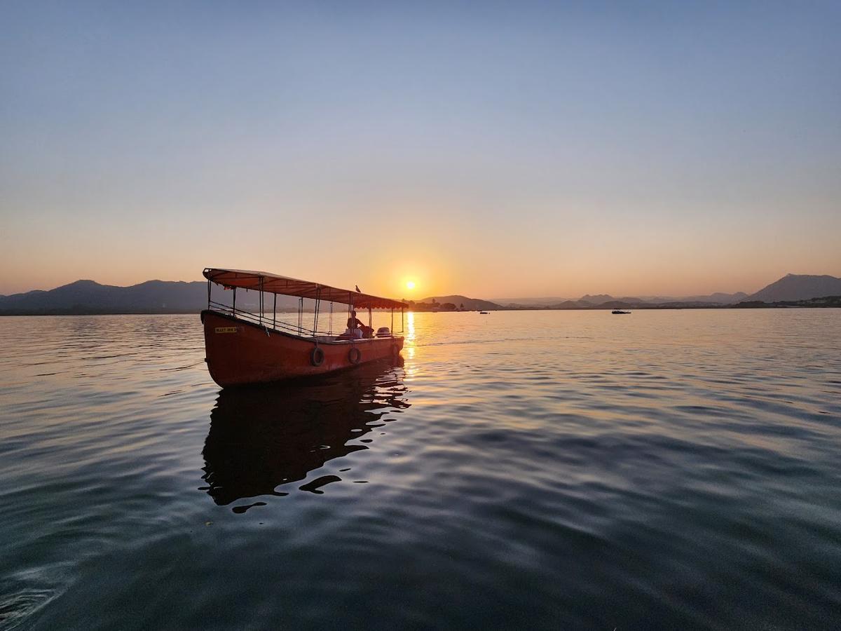 Lake Pichola boat ride in Old City, Udaipur