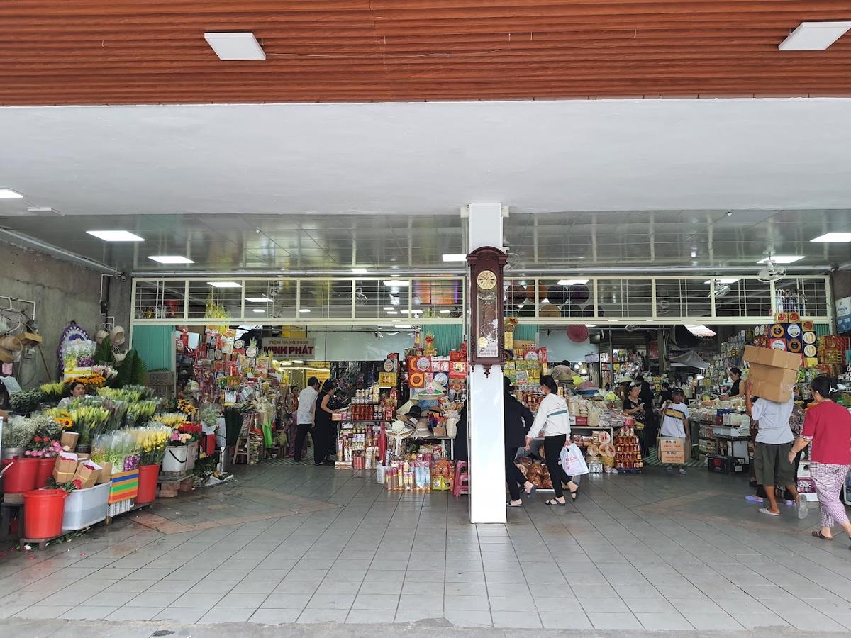 Dong Ba Market in Phu Hoa, Hue