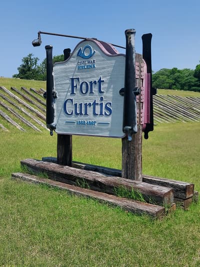 Fort Curtis in Helena-West Helena