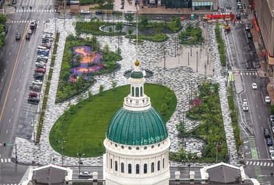 Kiener Plaza in Downtown St. Louis & the Arch