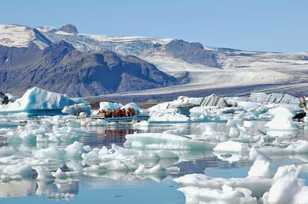 Jökulsárlón boat tour in Jökulsárlón