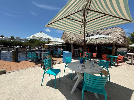 Snappers Oceanfront Restaurant & Bar in Key Largo