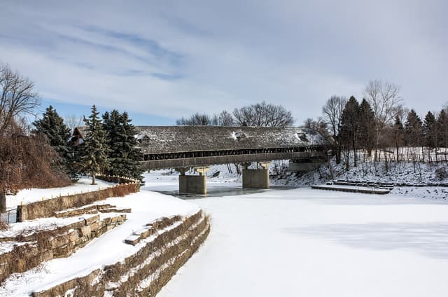 Holz-Brücke Covered Bridge near Frankenmuth