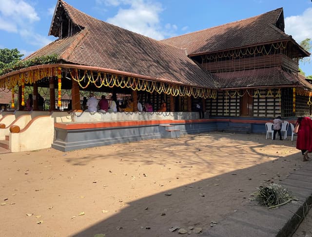Mullackal Rajarajeswari Temple near Alleppey & Kumarakom