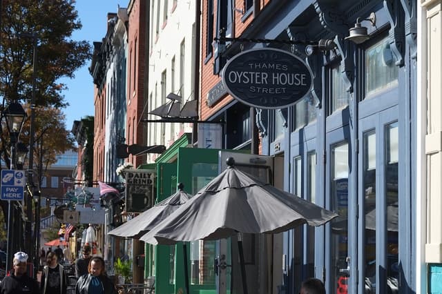 Thames Street Oyster House near Fells Point