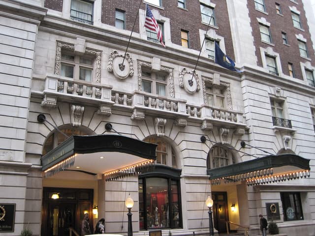 The Seelbach Hilton near Downtown Louisville & Waterfront