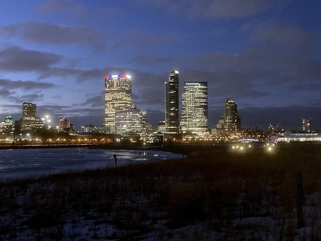 Lakeshore State Park near Deer District & Downtown Milwaukee