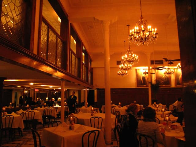 Arnaud's near French Quarter & Riverfront