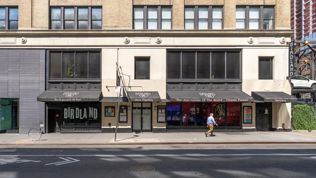 Birdland near Midtown Manhattan