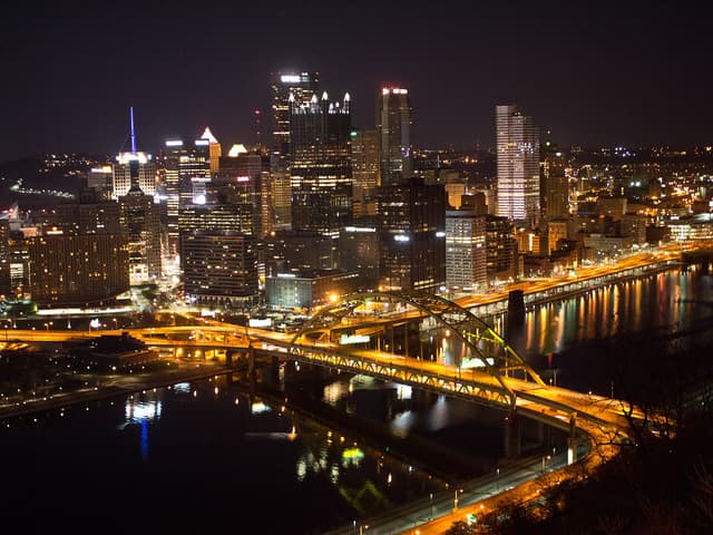 Grandview Avenue overlooks near Mount Washington