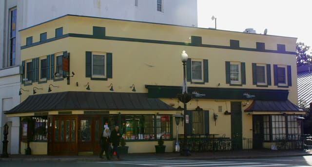 Martin's Tavern near Georgetown