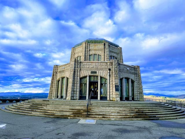 Vista House at Crown Point in Portland